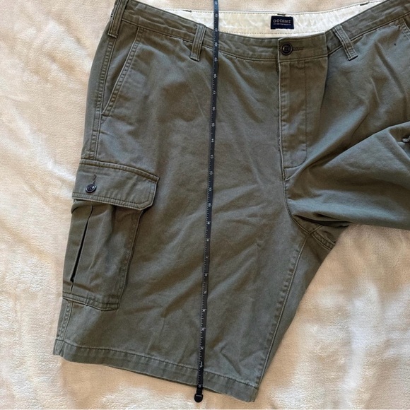 Dockers Men’s Green Cargo Shorts Size 42 Lightweight Cotton - Picture 4 of 5